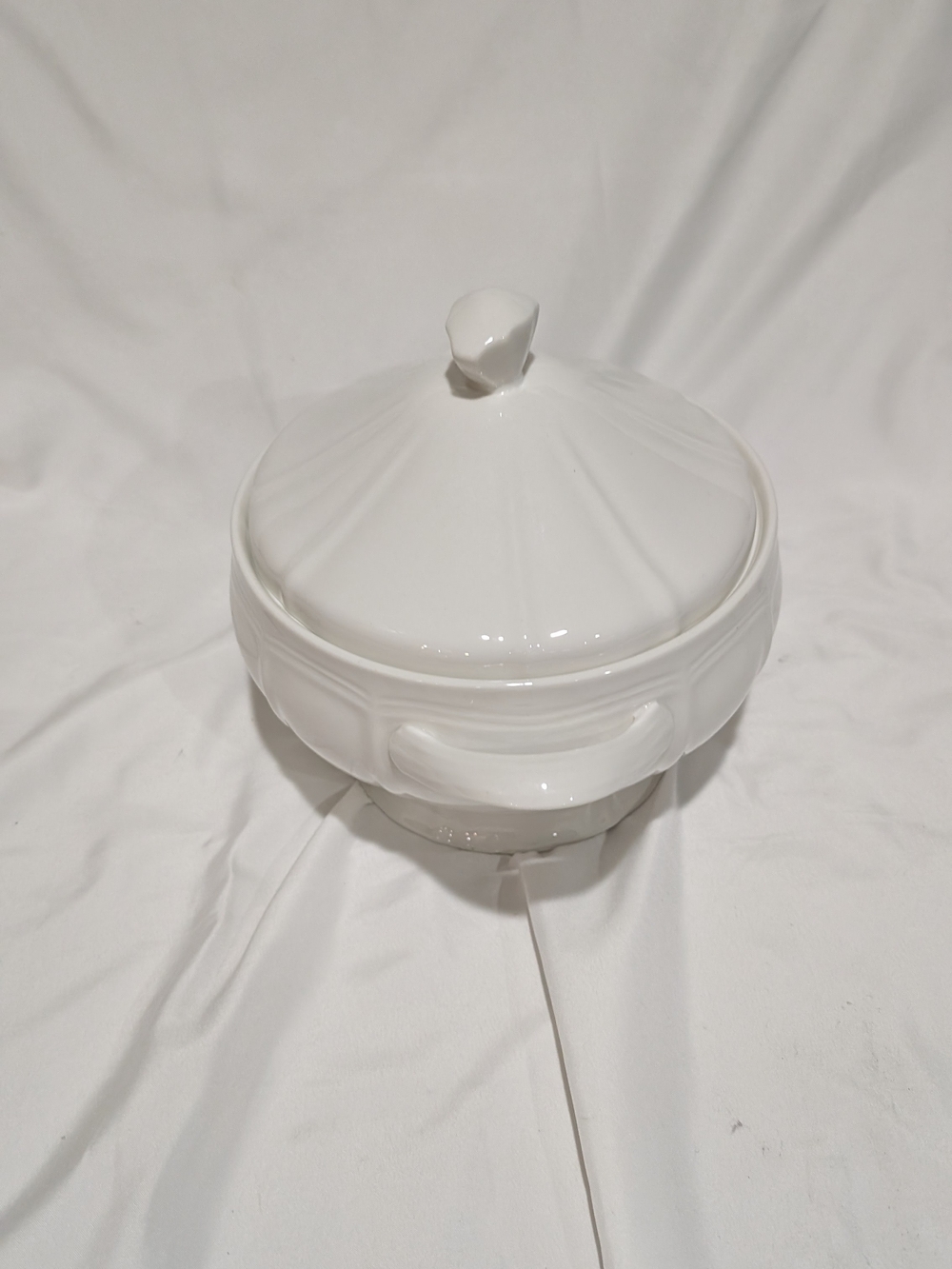Mikasa Antique White Covered Ceramic Serving Bowl with Lid